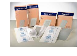 MEDICAZIONE STERILE A BASE DI ARGENTO CON BORDO ADESIVO SILVERMED ST AG 10X10CM 5 PEZZI - Farmacia De Pasquale