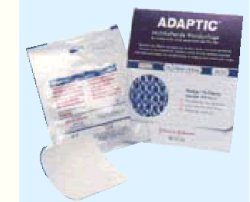 MEDICAZIONE NON ADERENTE STERILE APTIC MISURA 7,6X7,6CM 10 PEZZI 2012ZI - Farmacia De Pasquale