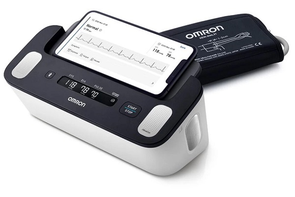 MISURATORE DI PRESSIONE COMPLETE OMRON - Farmacia De Pasquale