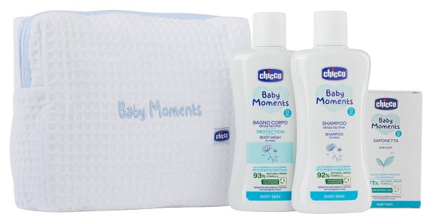 CHICCO BABY MOMENTS BEAUTY BAG ZIP AZZURRO BAGNOSCHIUMA PELLI DELICATE 200 ML + SHAMPOO PELLI DELICATE 200 ML + SAPONE SOLITO PELLI DELICATE 100 G - Farmacia De Pasquale
